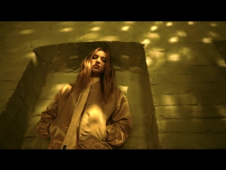 Премьера! Ustinova - Я Птица (10.11.2017) Устинова