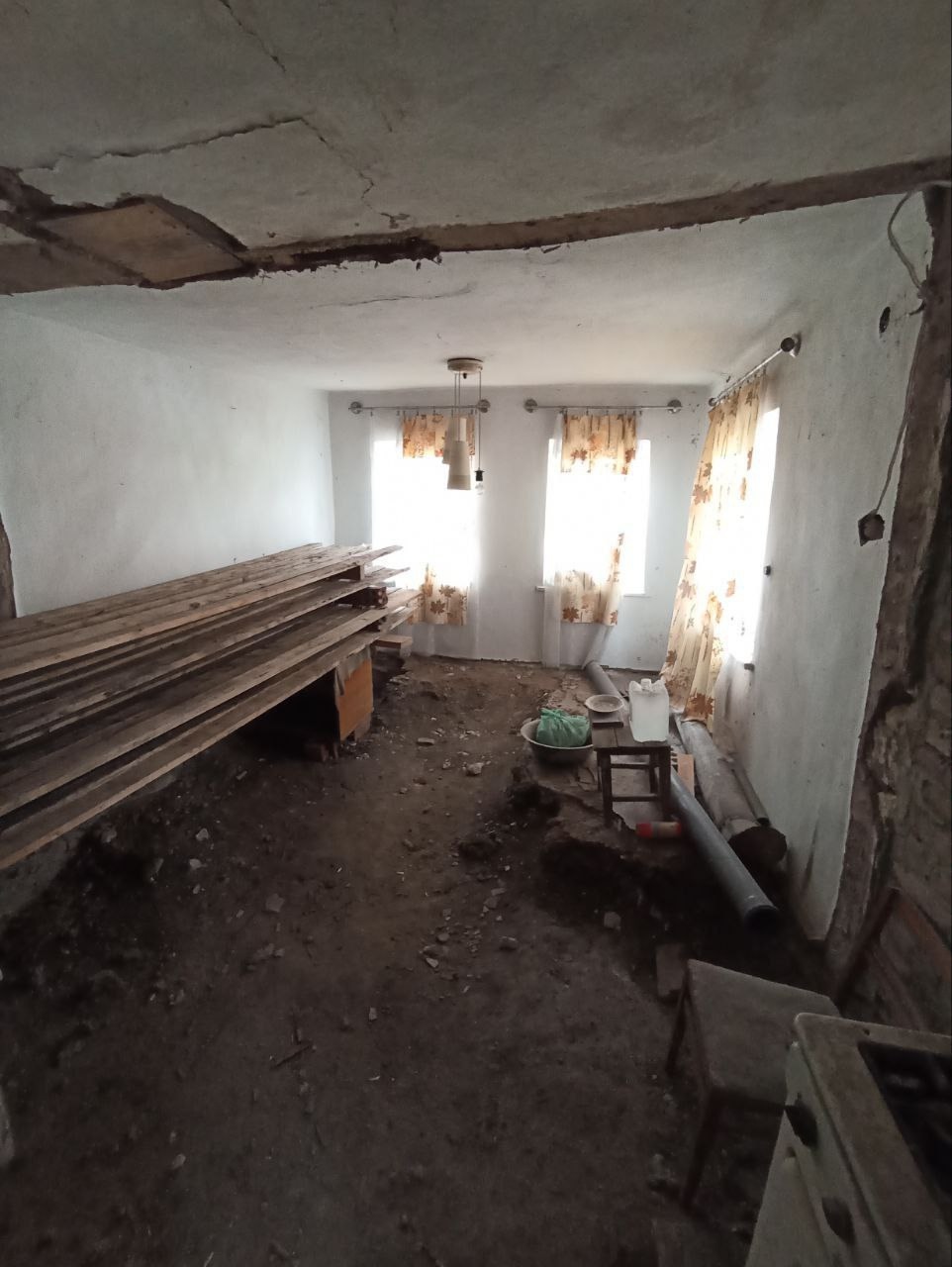 ‼Продам флигель ул. Карла Либкнехта(район стадиона Ленина), 45 м²., земли - 3 сот. не приватизирована. 3 комнаты. Под капитальный ремонт. Окна дерево+м/п, с/у на улице, все коммуникации заведена в дом, свет+газ заведены.Сливная яма новая вымощена кирпичом. Крыша новая. , долгов нет. Цена: 2 000 000₽. ВОЗМОЖЕН...